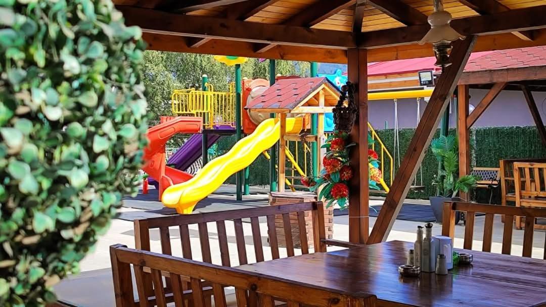 Hotel Alikante سارنيتسا المظهر الخارجي الصورة